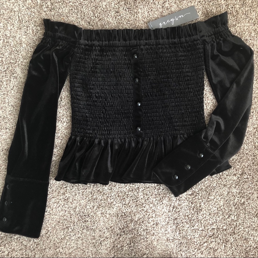 💣💣GREYSN OFF THE SHOULDER TOP💣💣